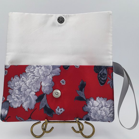 NEW! Red Silk Floral Bouquet Wristlet Clutch - Picture 8 of 8